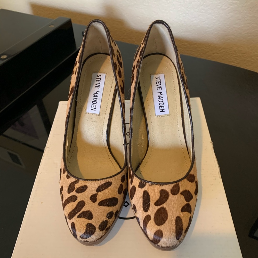 Steve Madden leopard pumps heels